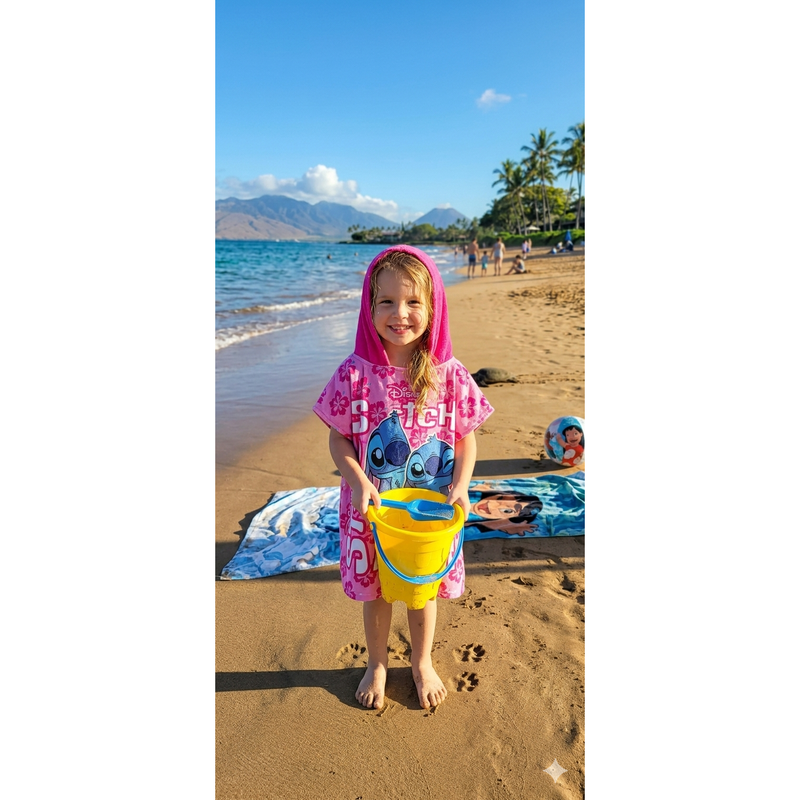 Disney Lilo & Stitch „Pink Wink“ – Schnelltrocknender Strand-Poncho (50x100 cm)