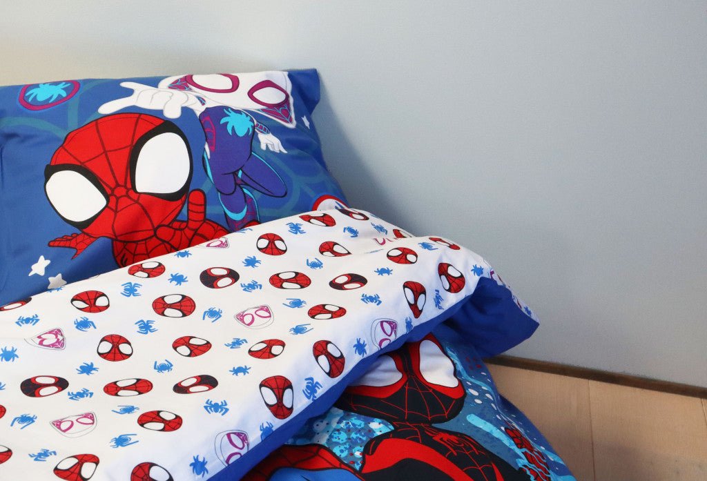 Spiderman City Adventures Kinder Bettbezug Babybettwäsche-Set – 100 × 135 cm + 40 × 60 cm, Baumwolle