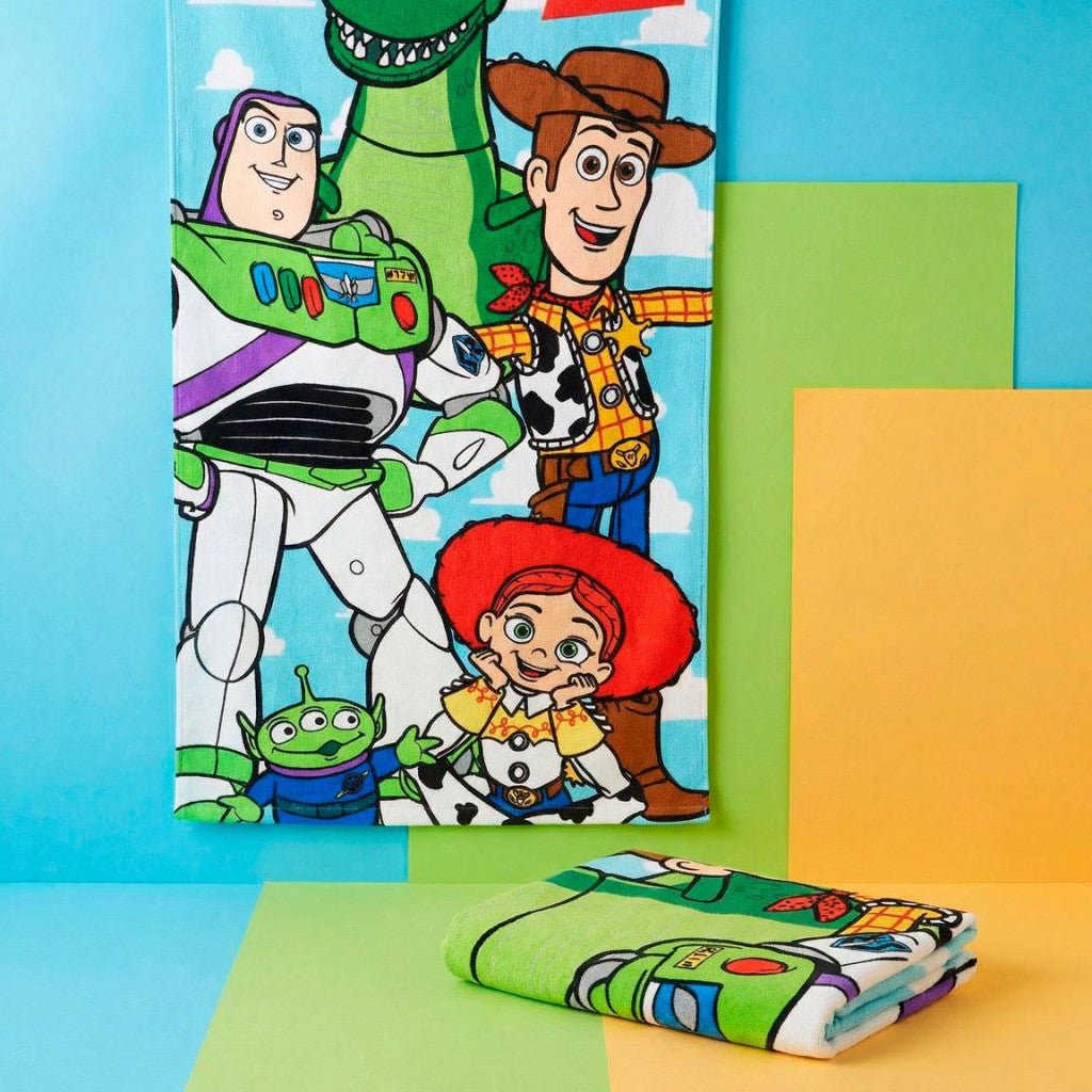 Disney Toy Story Crew , (Fast Dry) Badetuch für Kinder aus Polyester – 70 × 140 cm