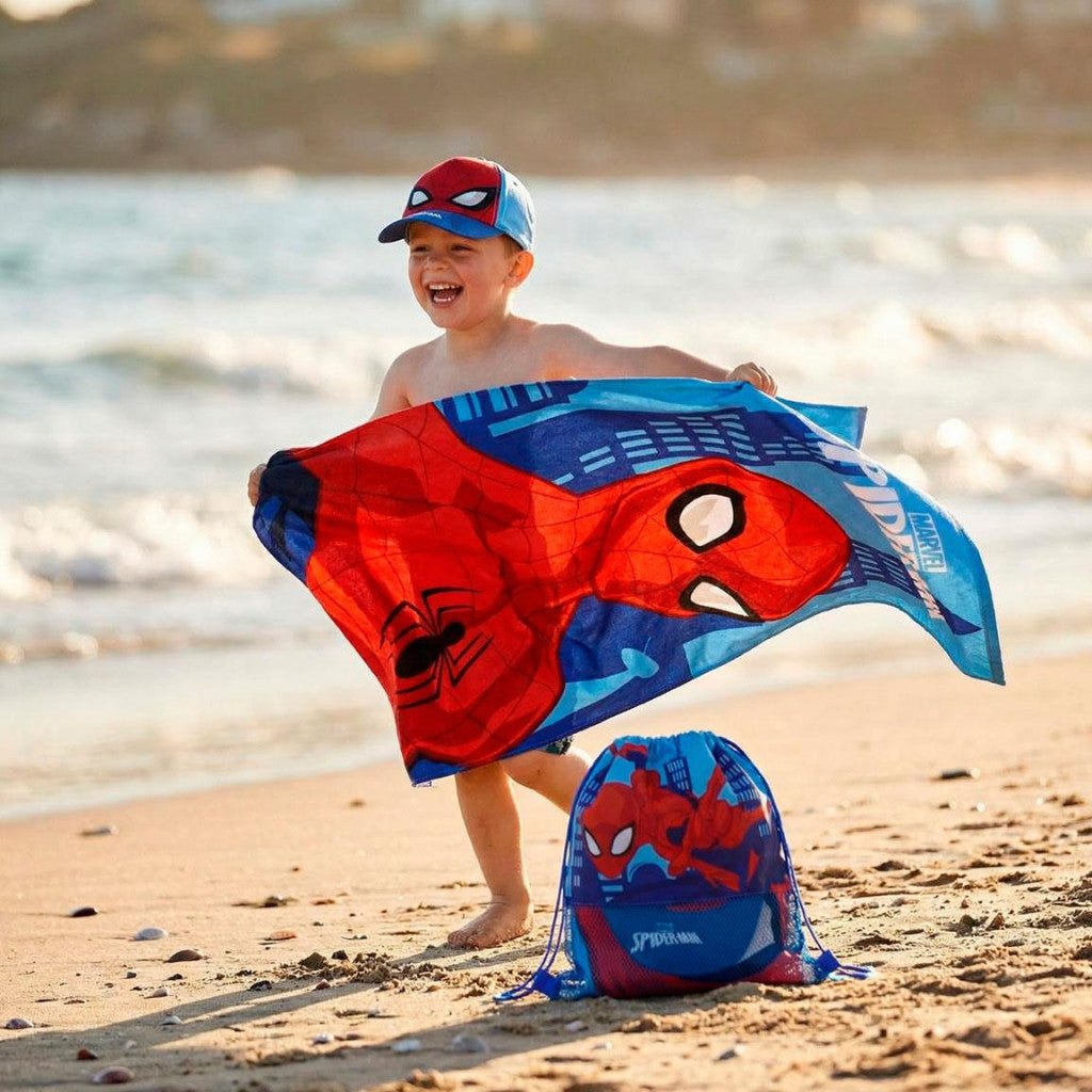 Spiderman City Saver , Turnbeutel, Baseballkappe im Set Badetuch-Set für Kinder aus Polyester – 33 × 27 cm